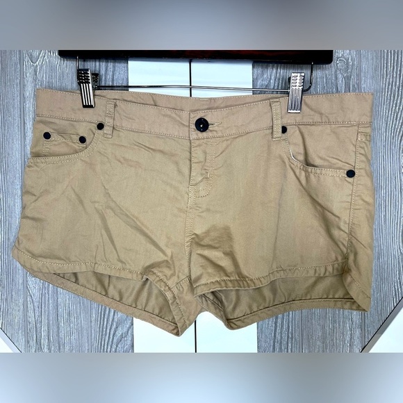 Hurley Pants - D19.02 Hurley Womens Low Rise Khaki Shorts 29 waist